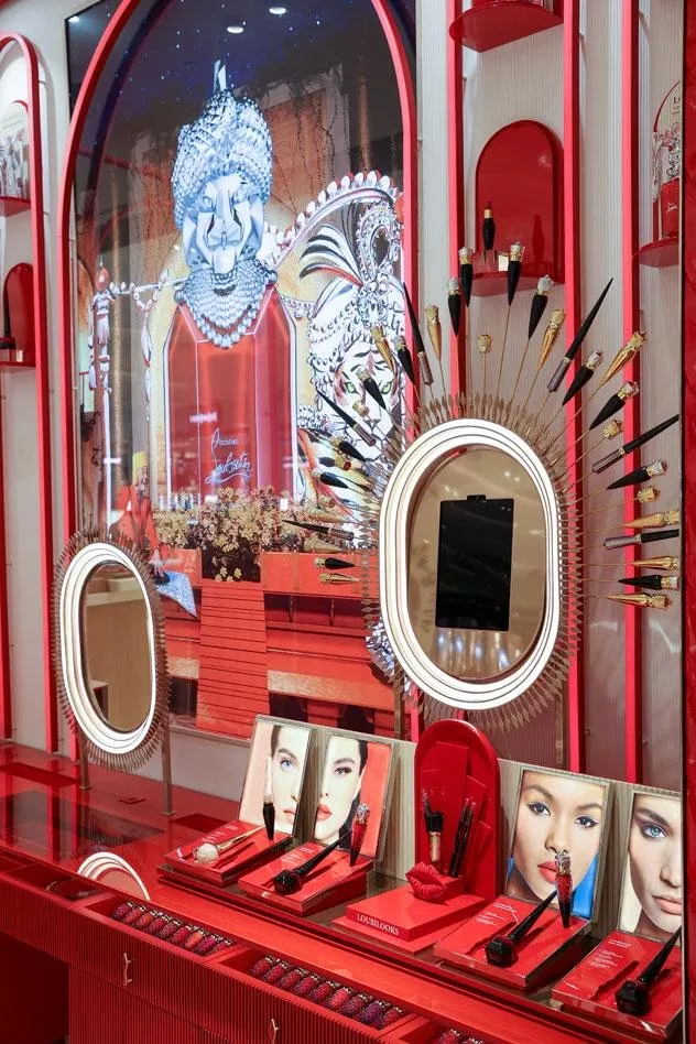 علامة Christian Louboutin Beauty تطلق منتجاتها في غاليري لافاييت الدوحة
