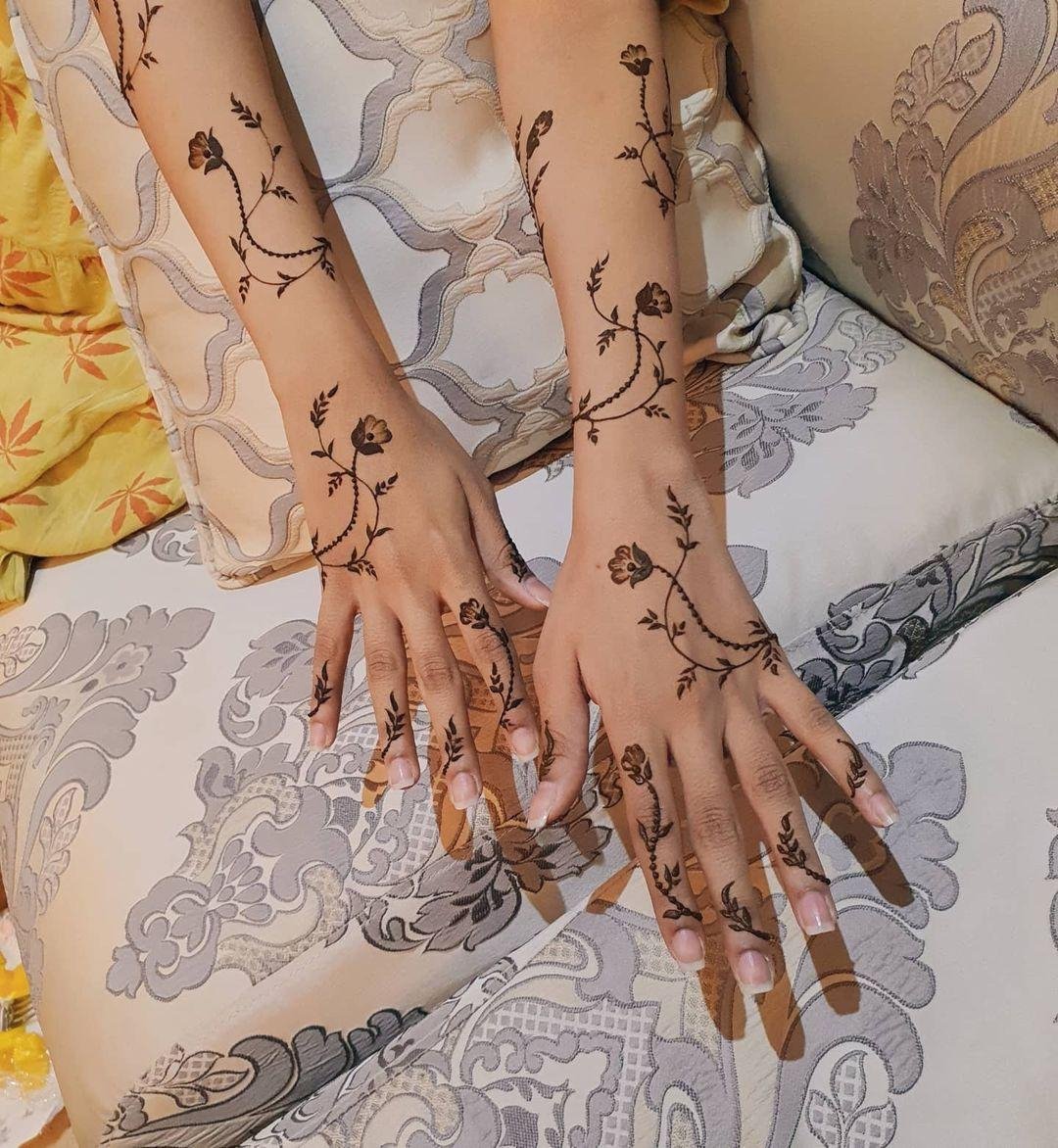 نقش حناء ناعم وخفيف 