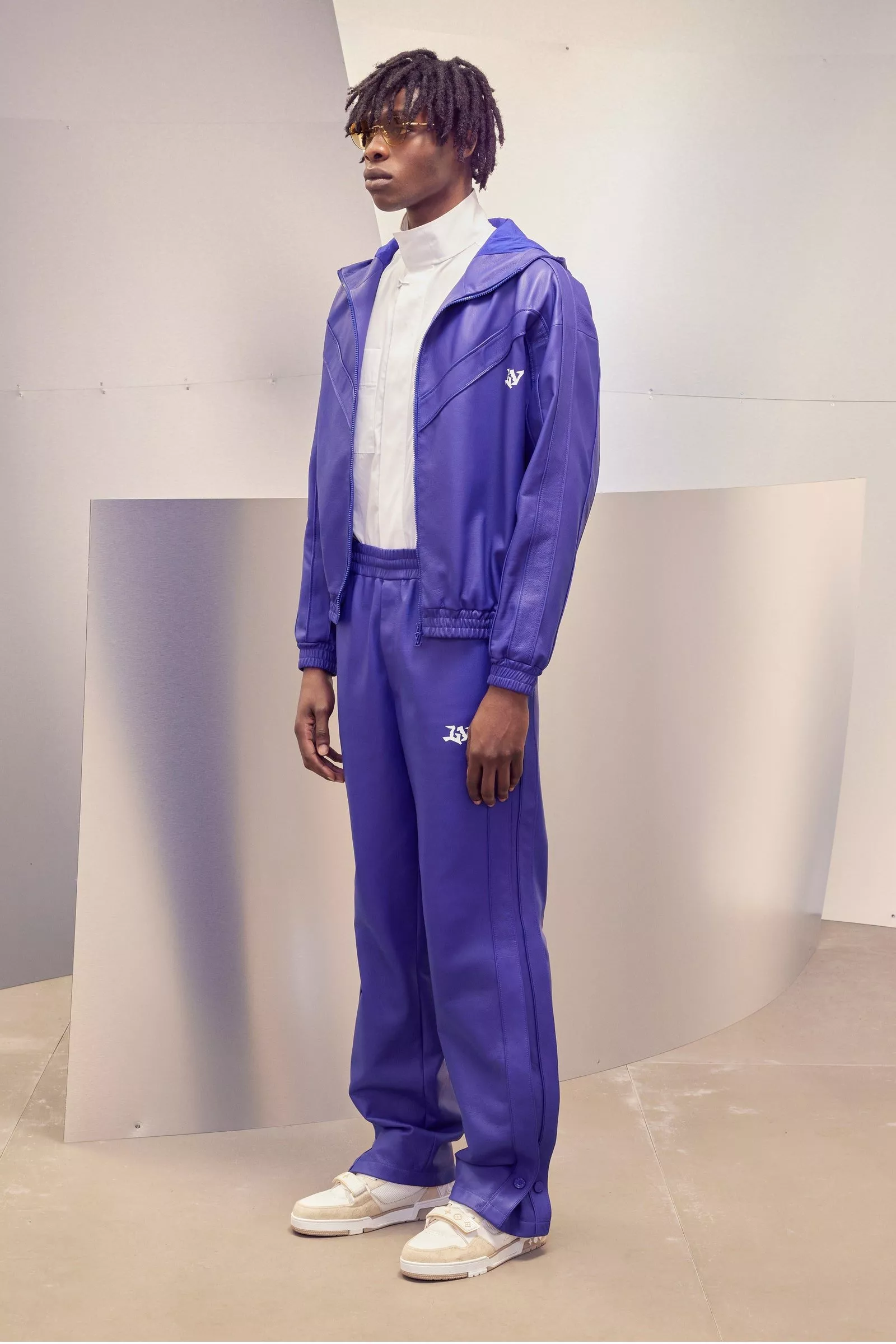 Louis Vuitton تُطلق مجموعتها التحضيرية للأزياء الرجالية لخريف 2022 من توقيع Virgil Abloh