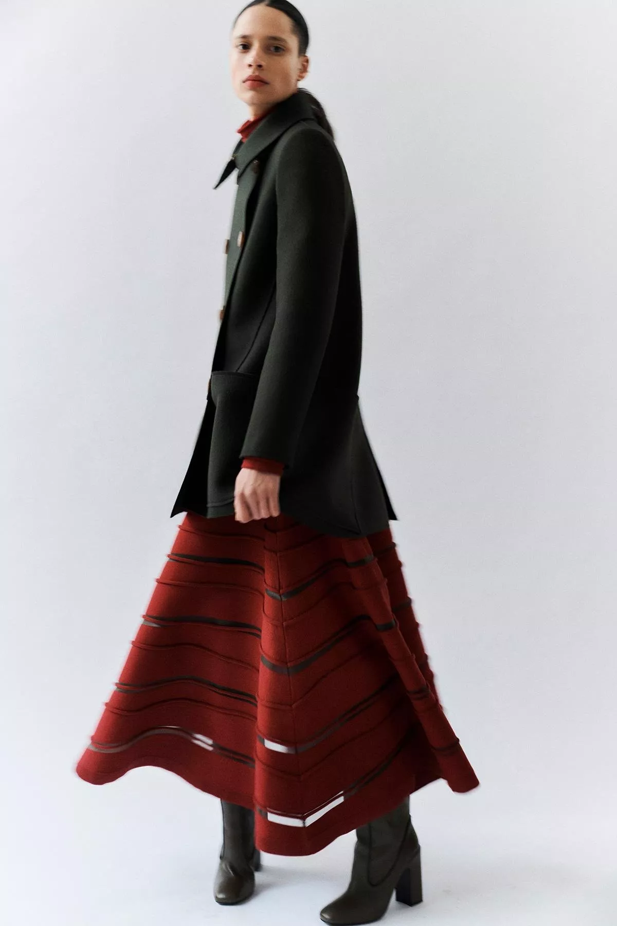 مجموعة Maison Rabih Kayrouz للملابس الجاهزة لخريف وشتاء 2021-2022: تصاميم تدوم إلى الأبد