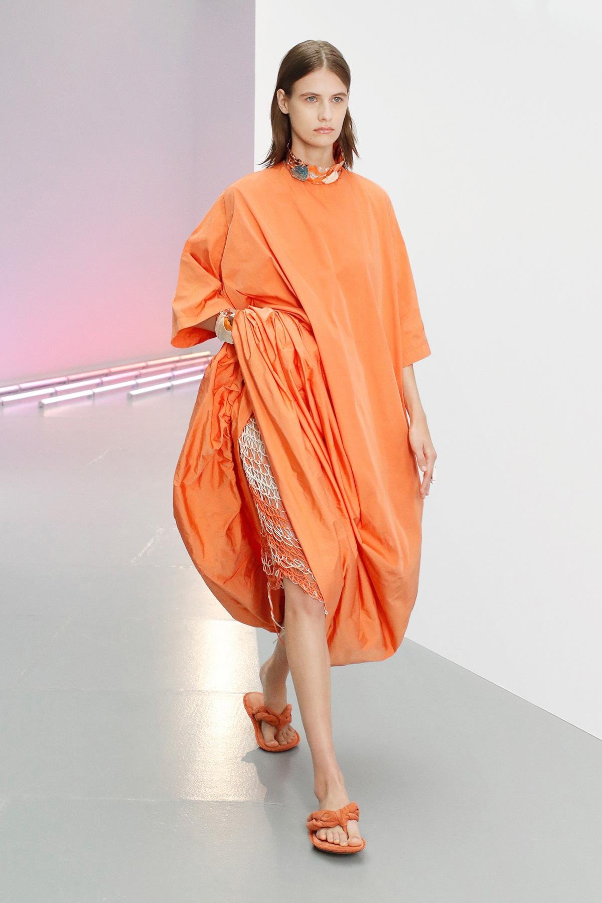 Acne Studios أخر صيحات الموضة أسبوع الموضة ملابس ملابس باللون البرتقالي، اخر موضة ربيع 2021 Fashion Trends Spring Summer