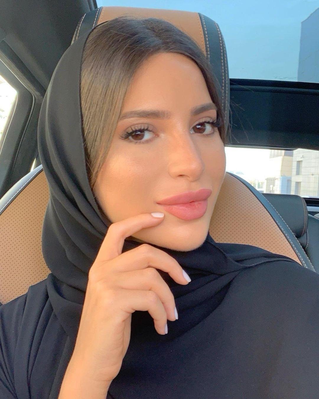 بنت محجبه مكياج الحجاب 