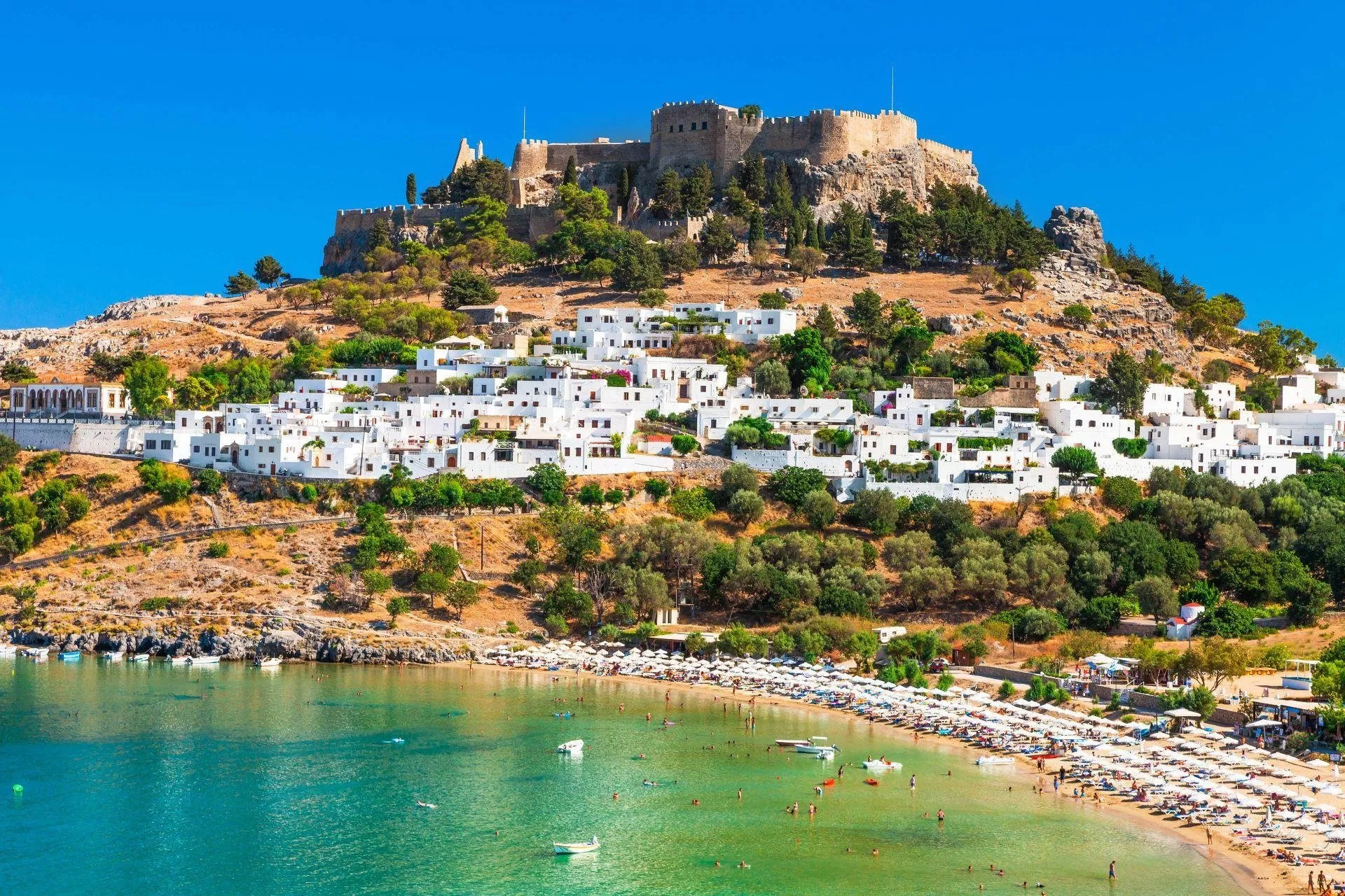 السياحة في اليونان: أجمل الأماكن السياحية فيها التي ستجعلكِ تخطّطين للسفر إليها الآن
