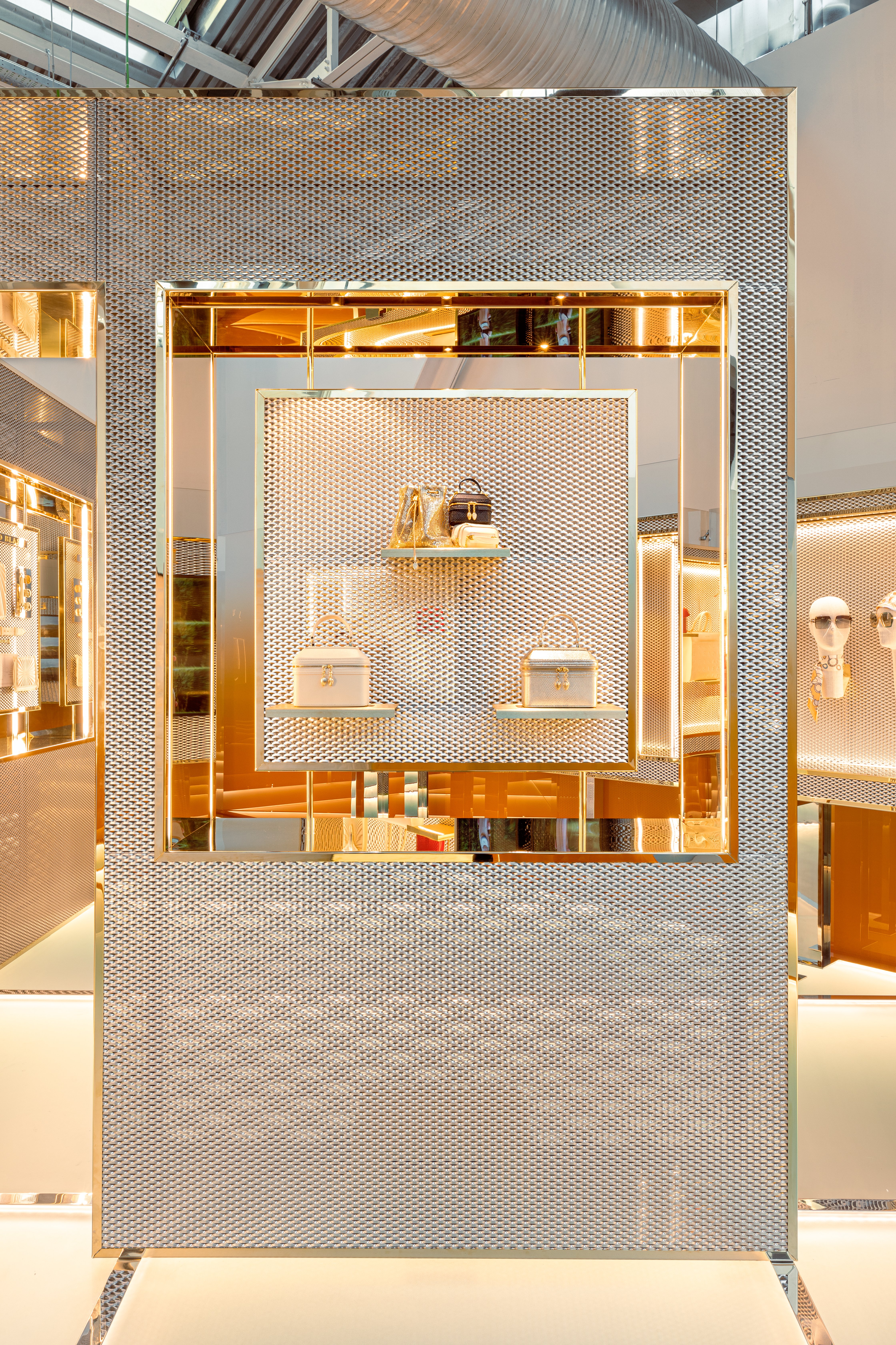 عرض مجموعة بولغري ربيع وصيف 2022 ميلانو bvlgari bulgari