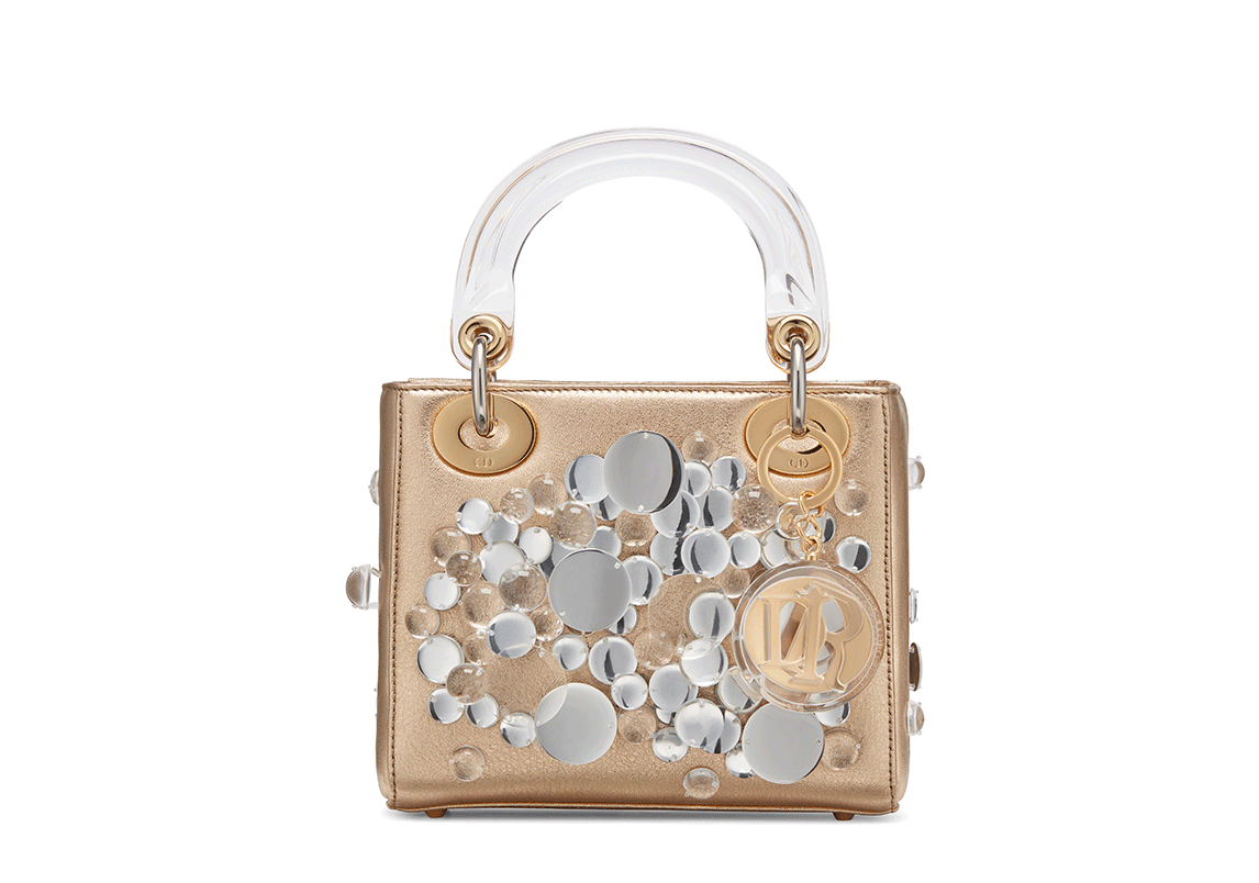 حقيبة Lady Dior بحلّة جديدة من تصميم 12 فنّانة من حول العالم