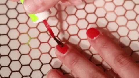 9  قواعد إتيكيت جمالية على كل إمرأة أن تتبعها في الأماكن العامة!